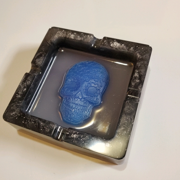 Resin ashtray